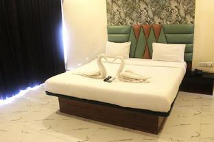 hotel planet four