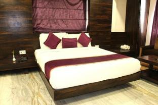 hotel planet four