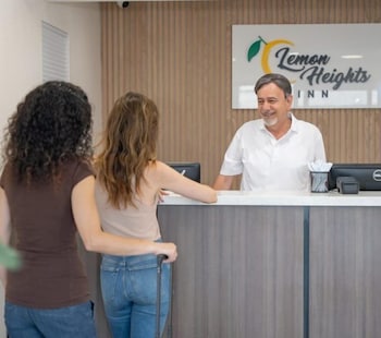 Lemon Heights Inn,,3 star