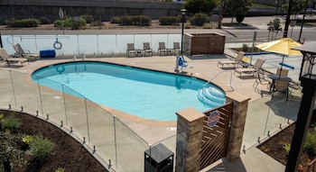 Lemon Heights Inn,,3 star