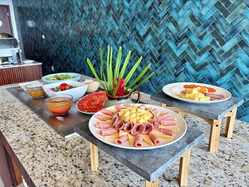 costa sur all inclusive resort