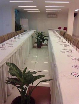 clarks inn kailash colony