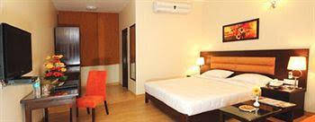 clarks inn kailash colony