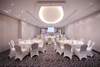 qaser alhamra hotel riyadh