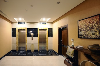 qaser alhamra hotel riyadh