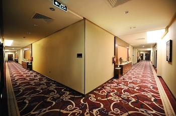 qaser alhamra hotel riyadh