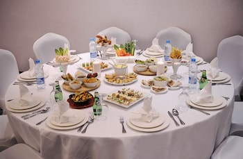 qaser alhamra hotel riyadh