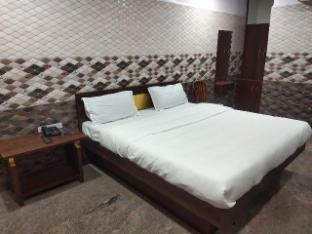 Sri Mahalakshmi Deluxe Ac Lodge,,2 star