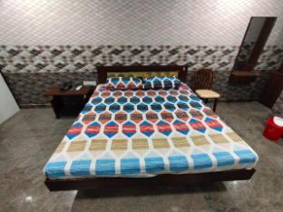 Sri Mahalakshmi Deluxe Ac Lodge,,2 star