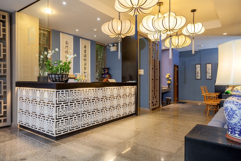 icheck inn phuket town
