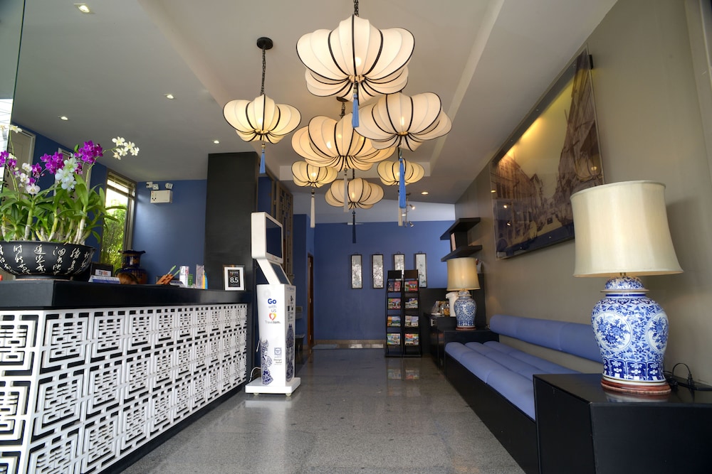 icheck inn phuket town