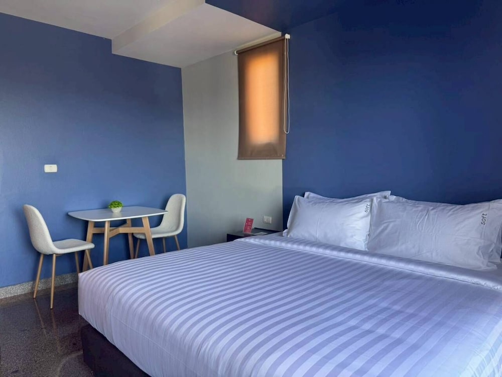 icheck inn phuket town