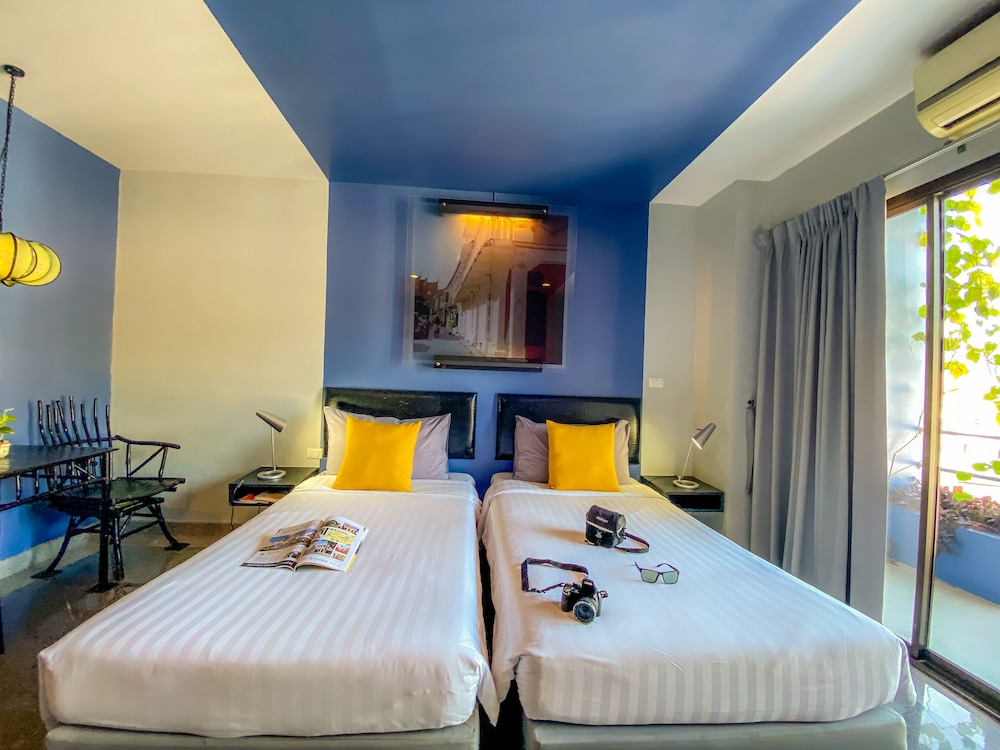 icheck inn phuket town