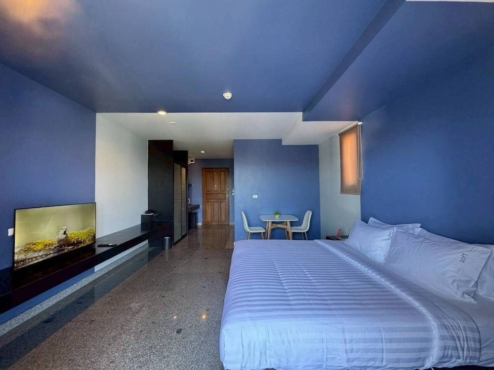 icheck inn phuket town
