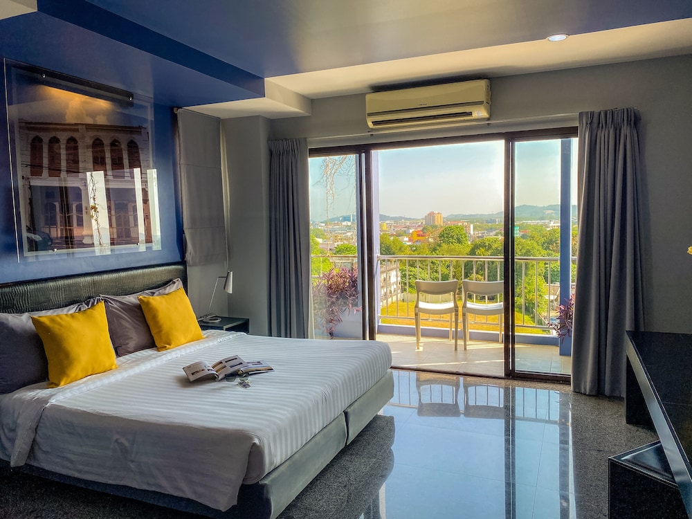 icheck inn phuket town