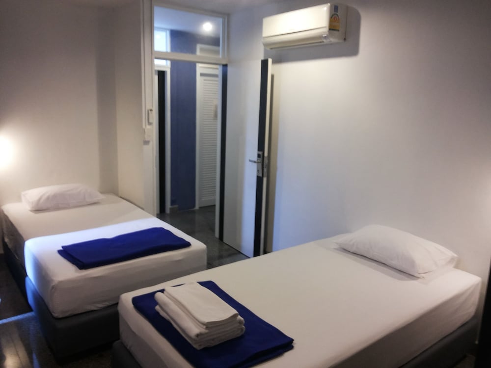 icheck inn phuket town