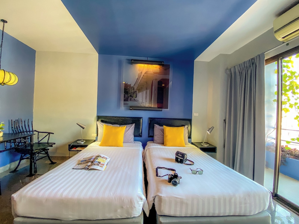 icheck inn phuket town