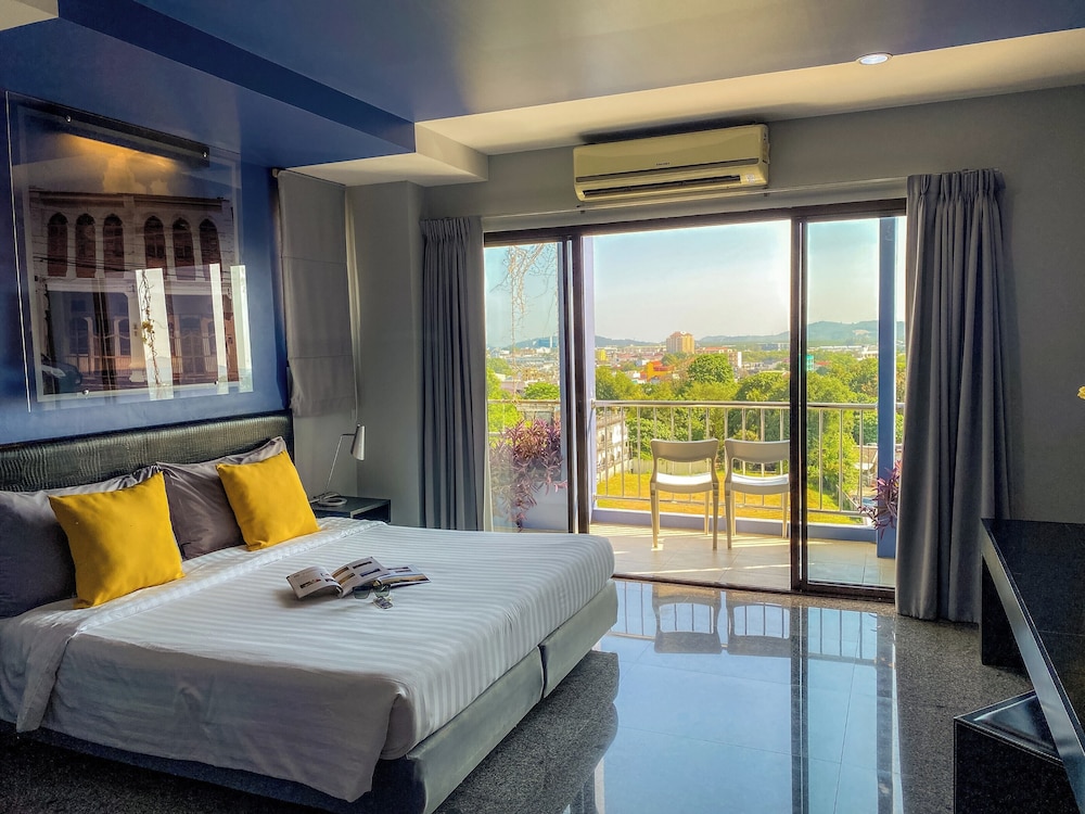 icheck inn phuket town
