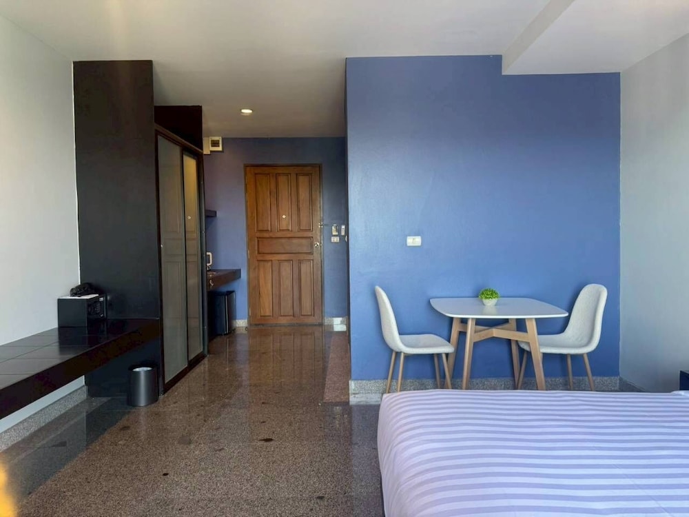 icheck inn phuket town