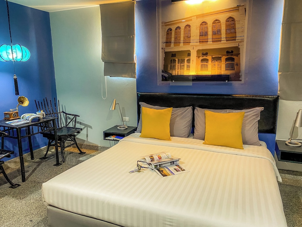 icheck inn phuket town