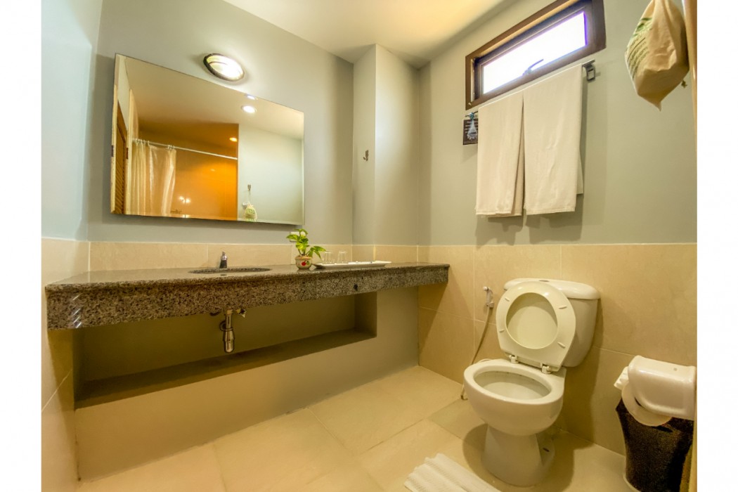 icheck inn phuket town