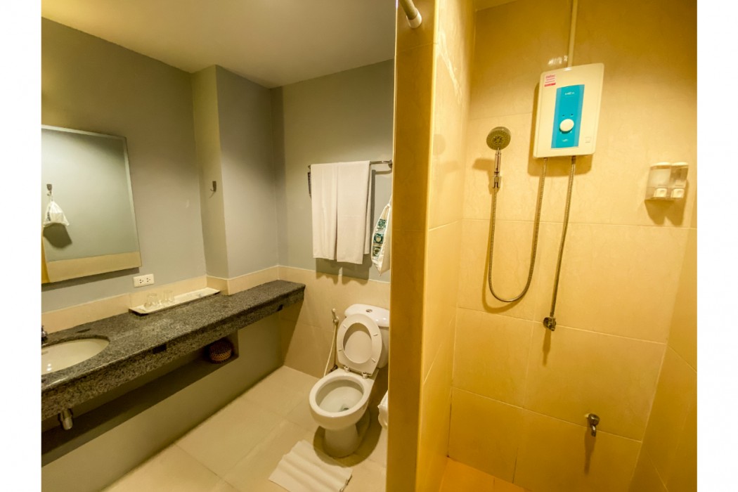 icheck inn phuket town