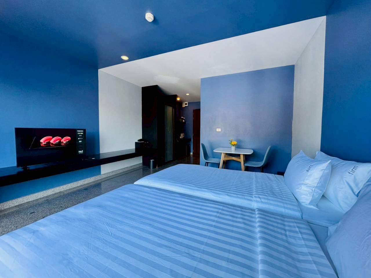 icheck inn phuket town