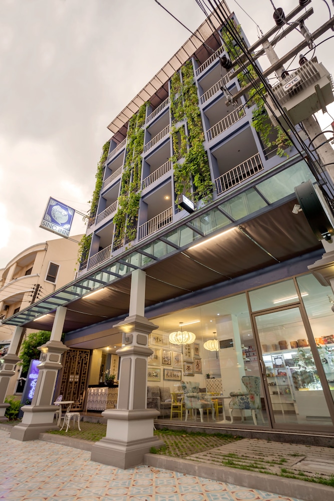 icheck inn phuket town