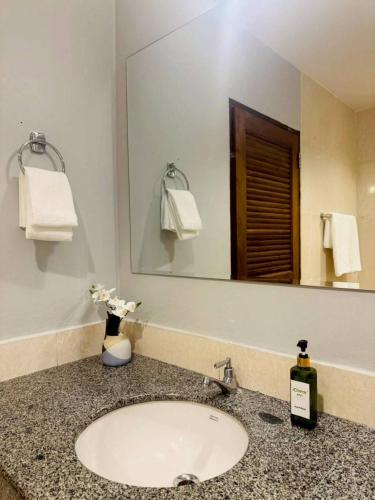 icheck inn phuket town