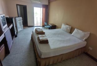 dee ma hotel