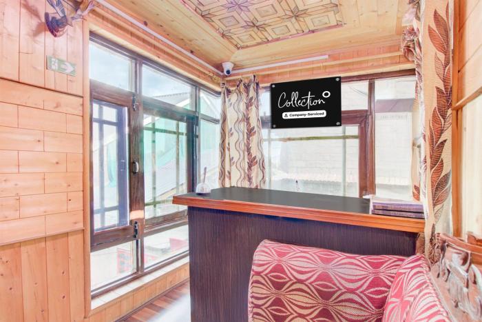 collection o foreshore road srinagar
