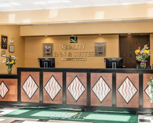 quality inn and suites mattoon south