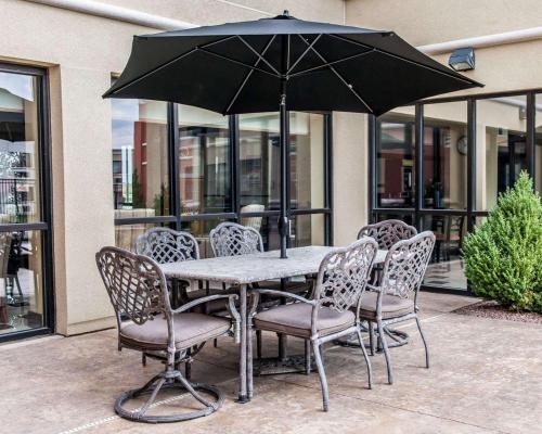quality inn and suites mattoon south