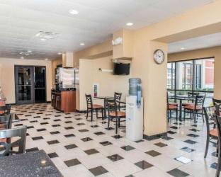 quality inn and suites mattoon south