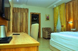 lit suites