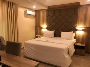 lit suites