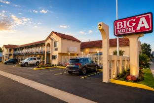 big a motel and suites near disneyland orange county
