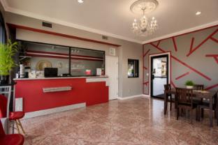 big a motel and suites near disneyland orange county