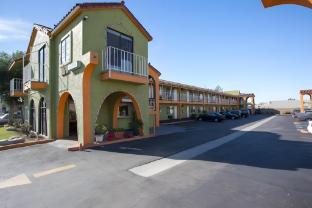 big a motel and suites near disneyland orange county