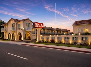 big a motel and suites near disneyland orange county