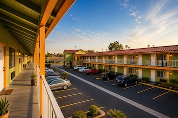big a motel and suites near disneyland orange county