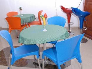 Heritage Inn And Suites,,3 star