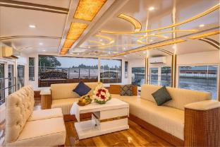 luxury houseboat