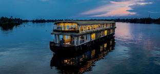 luxury houseboat