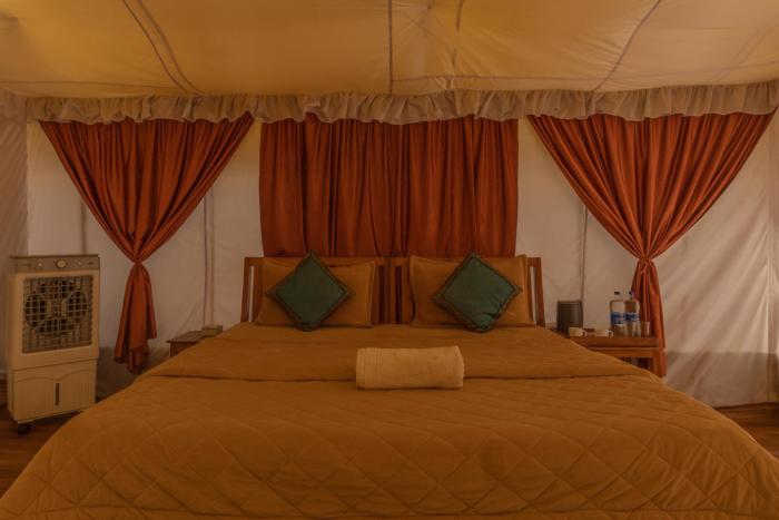 camp kelang mountain view camping bonfire stay near paragliding landing site