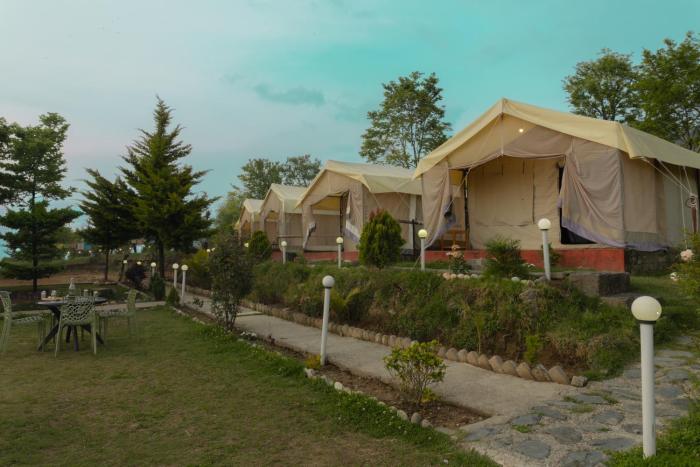 camp kelang mountain view camping bonfire stay near paragliding landing site