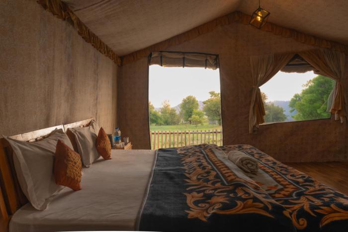 camp kelang mountain view camping bonfire stay near paragliding landing site