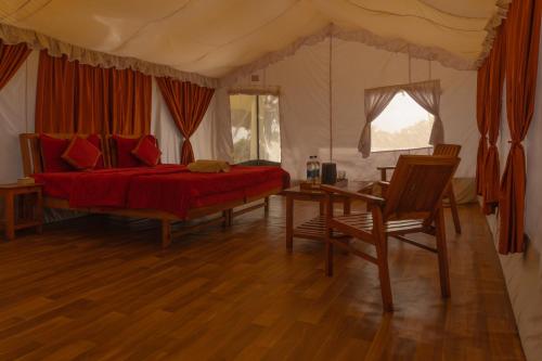 camp kelang mountain view camping bonfire stay near paragliding landing site