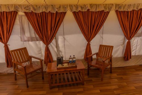 camp kelang mountain view camping bonfire stay near paragliding landing site