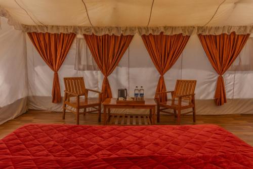 camp kelang mountain view camping bonfire stay near paragliding landing site